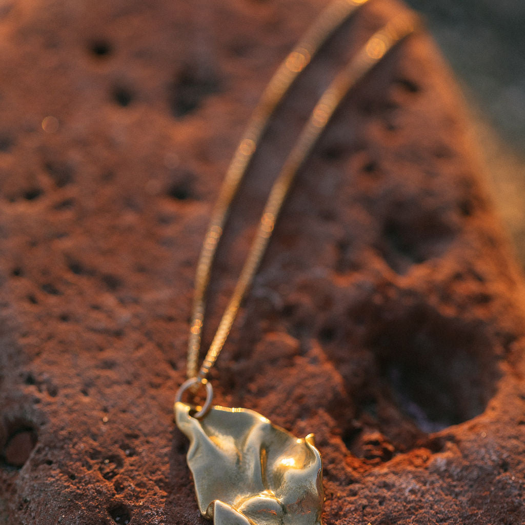 LAVER Necklace