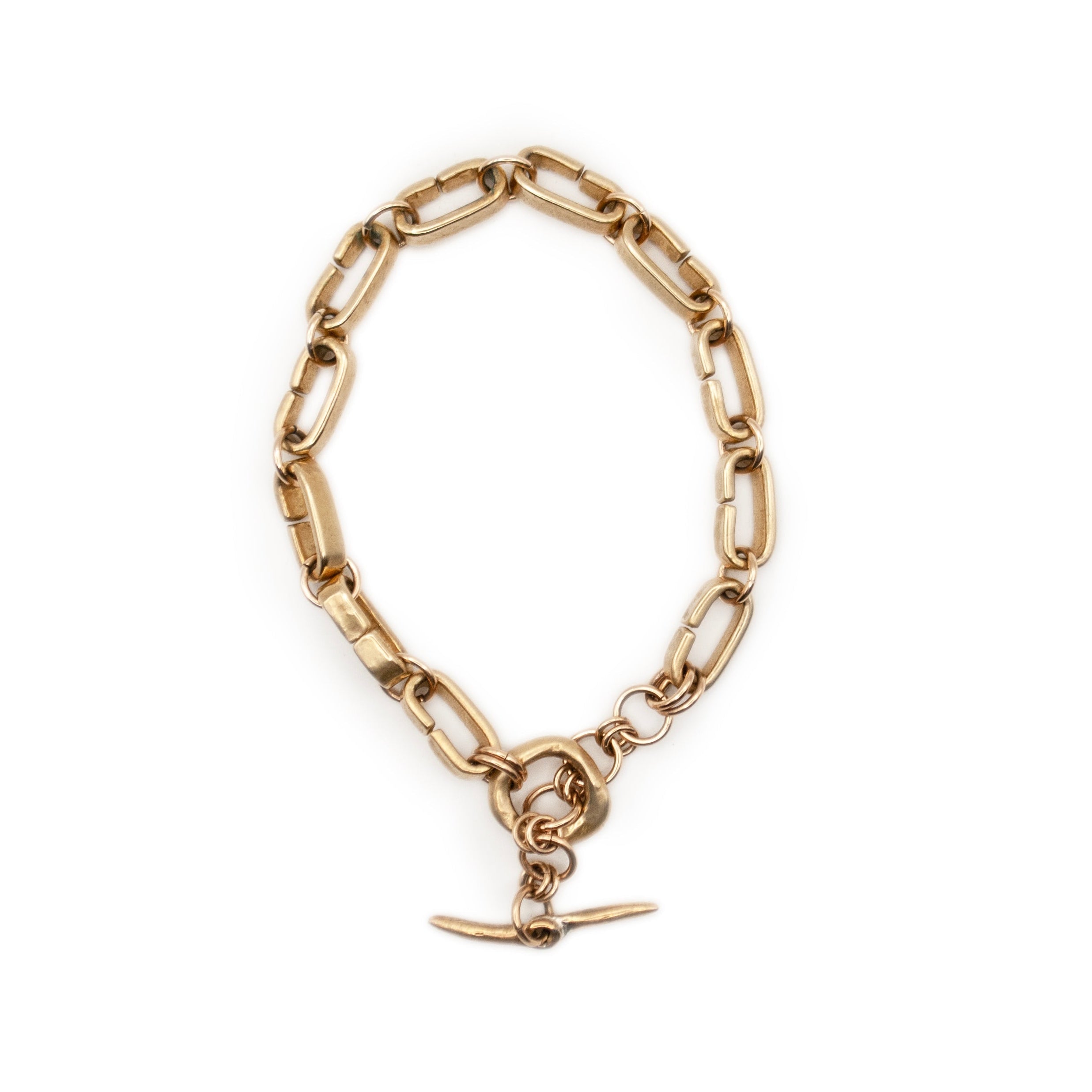 Linked chunky paperclip style bracelet with a toggle. 